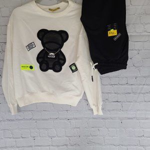 SUPER CUTE TEDDY LOUNGE SET. WHITE SWEATSHIRT AND BLACK JOGGERS